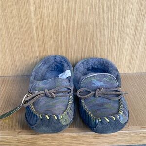 L.L. Bean Kids Slippers (Size 3)